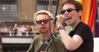 The Eurythmics will be reuniting for a tribute show to the Beatles