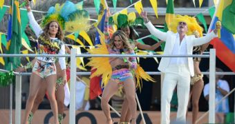 Pitbull, Jennifer Lopez and Claudia Leitte sing together in the Wrold Cup anthem video