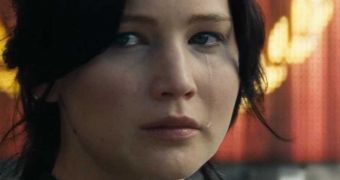 Jennifer Lawrence as Katniss Everdeen in new “Hunger Games: Catching Fire” trailer