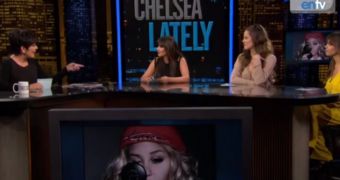 The Kardashians and momager Kris Jenner defend Amanda Bynes on Chelsea Lately