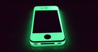Lacking graphical evidence, we're left with choices such as this radioactive representation of the iPhone