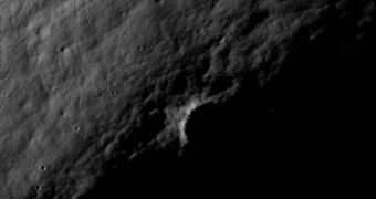 Interior of south pole aitken basin on the moon