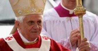Pope Benedict launches Facebook application