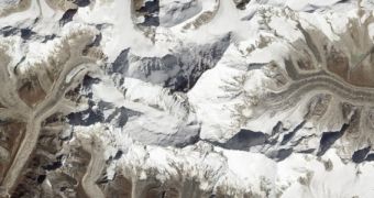 Mount Everest is the center of this image from NASA's EO-1 satellite (Click for full resolution)