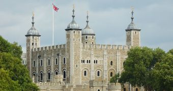 Thief gets away with the keys to the Tower of London drawbridges