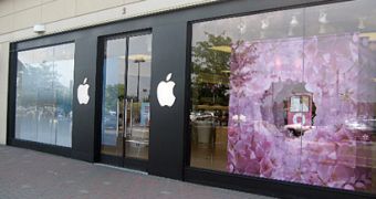 Apple Store, Tice's Corner: 441 Chestnut Ridge Road, Woodcliff Lake, New Jersey