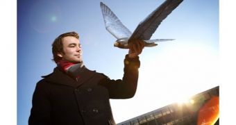 This 3D Printed Peregrine Falcon Can Actually Fly, Scares the Wildlife – Video