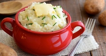 Man in the UK gets drunk whenever he eats mashed potatoes