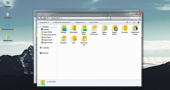 Windows 7 with Windows 10 build 10041 icons