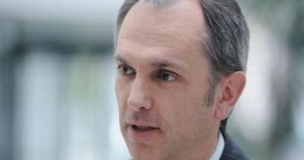 Luca Maestri, Apple’s vice president of Finance and corporate controller, will succeed Peter Oppenheimer as CFO reporting to Tim Cook