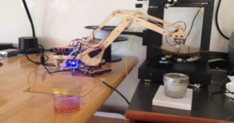 Florian Mauer's robotically assisted 3D printer