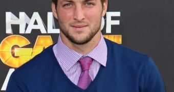 Tim Tebow’s New Girlfriend Is Camilla Belle