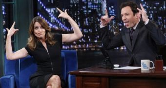 Tina Fey promotes SNL appearance on Jimmy Fallon, brings the laughs