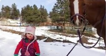 Two-year-old girl is the world's cutest cowgirl