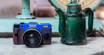 Tiny Pentax Q7 Almost Doesn't Qualify as an Interchangeable-Lens Camera