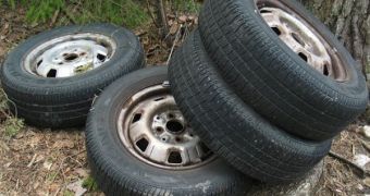 Used tires are a problem worldwide, as they are very large and difficult to get rid of