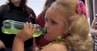 6-year-old Alana drinks “go-go juice” for extra “oomph” at beauty pageant