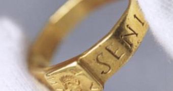 Ring presumed to have inspired JRR Tolkien's The Hobbit goes on display in England