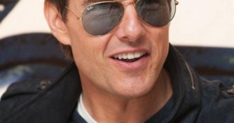 Tom Cruise is Hollywood's highest paid actor for May 2011 – May 2012, with $75 million (€59.9 million)