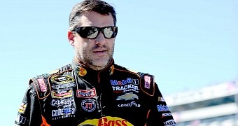 Tony Stewart fails to complete the first race after the Kevin Ward tragic accident