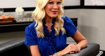 Tori Spelling admits that she didn’t lose weight after her latest pregnancy by swimming but by extreme dieting