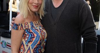 Dean McDermott clarifies Tori Spelling’s vasectomy comment, says they’re not really that broke