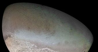 Voyager 2 composite image of Triton, produced during a 1989 flyby