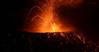 Tungurahua: Volcano Erupts in Ecuador, Fuels Mayan Apocalypse Myths