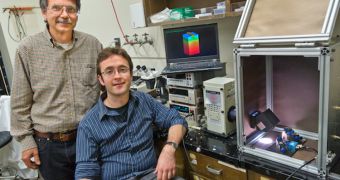 Alex Zettl (left) and Will Regan can make low-cost, high-efficiency solar cells from virtually any semiconductor material