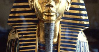 The burial golden mask of Tutankhamun's mummy