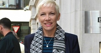 Annie Lennox says twerking is not empowering and not feminist: just degrading and inappropriate