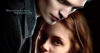 “Twilight” is not a real vampire movie, actress Lauren Bacall Tweets