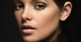 Photos of Ashley Greene floating around are real and illegal, star’s attorneys warn
