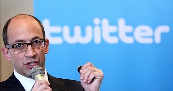 Twitter CEO takes the criticism in stride