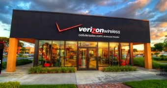 Two Verizon Employees Accused of Stealing Adult Pictures from Woman’s Phone