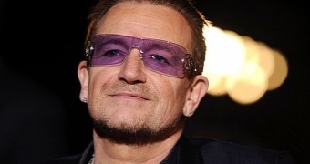 U2 singer Bono gets Ebola in new Internet hoax