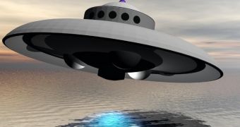 UFO caught on camera hover for 4 hours on the Scotland sky
