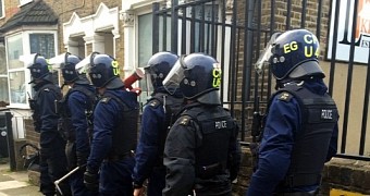 London Regional Fraud Team (LRFT) raiding a suspect's address