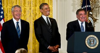 US Defense Secretary Chuck Hagel (left) with President Obama and former Defense Secretary Leon E. Panetta