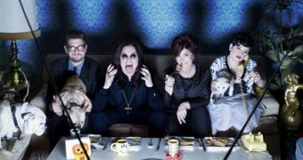 “Osbournes: Reloaded” draws harsh reviews, ban from several TV stations in the US