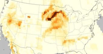 Wildfires in Colorado and Wyoming contaminate the air over the US Midwest with high amounts of aerosols