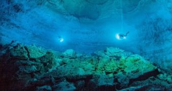Scientists announce plans to map underwater cave in New Mexico in 3D