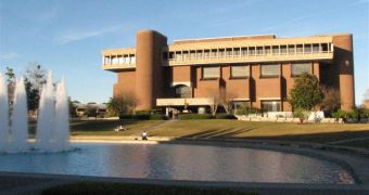 UCF Library and Reflection Pond