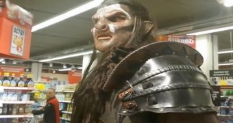 Video shows Uruk-Hai orc shopping in the Netherlands