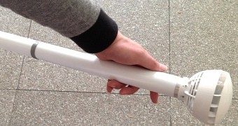 Use a Forcefield Against Rain with the Air Umbrella – Video
