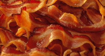 Drunk woman tried to burn her ex's home down with a pound of bacon