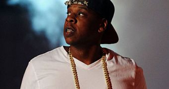 Jay-Z refused to clap for Chris Brown at the MTV VMAs 2011