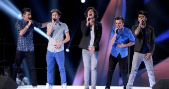 One Direction sends female fans into a frenzy during live performance at the VMAs 2012