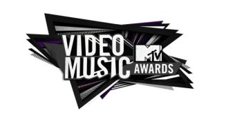 One Direction win big at the MTV Video Music Awards 2012, scooping up 3 Moonmen