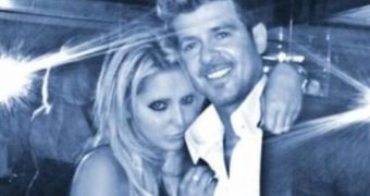 Robin Thicke and unidentified female fan at VMAs 2013 afterparty